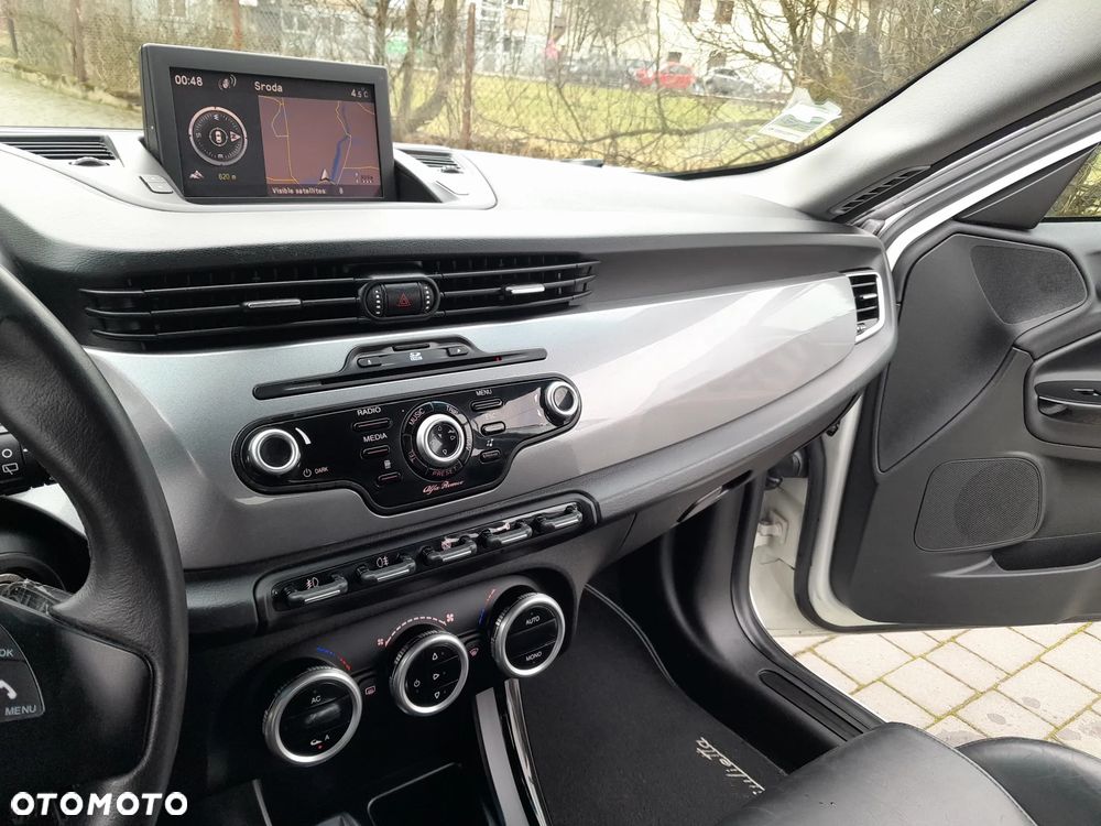 Alfa Romeo Giulietta 1.6 JTDM Veloce - 16
