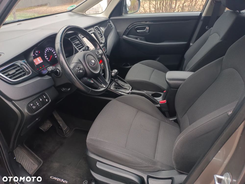 Kia Carens - 9