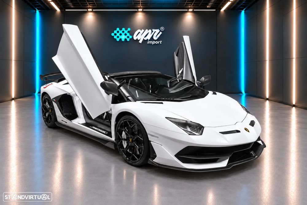 Lamborghini Aventador - 38