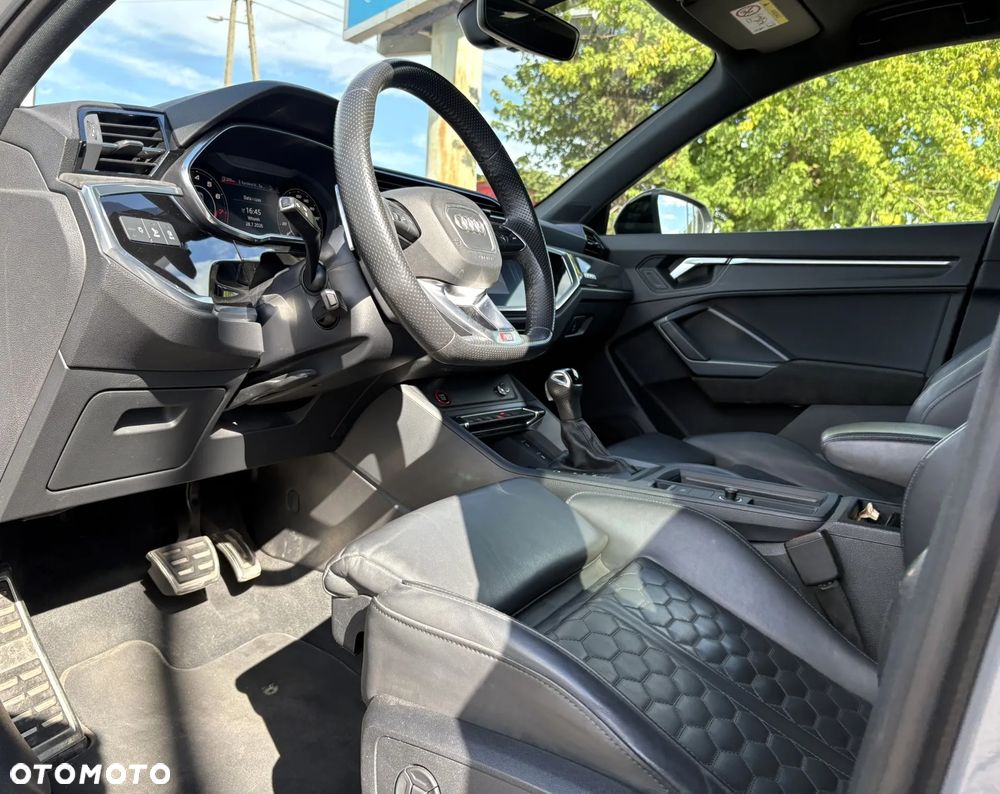 Audi RS Q3 2.5 TFSI quattro S tronic - 11