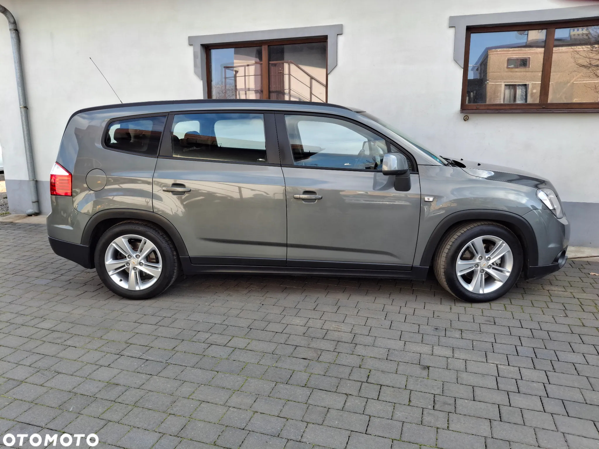 Chevrolet Orlando - 28