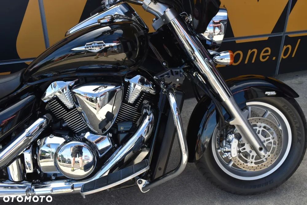 Suzuki Intruder - 5