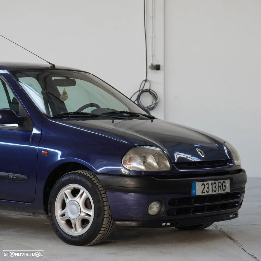 Renault Clio - 30