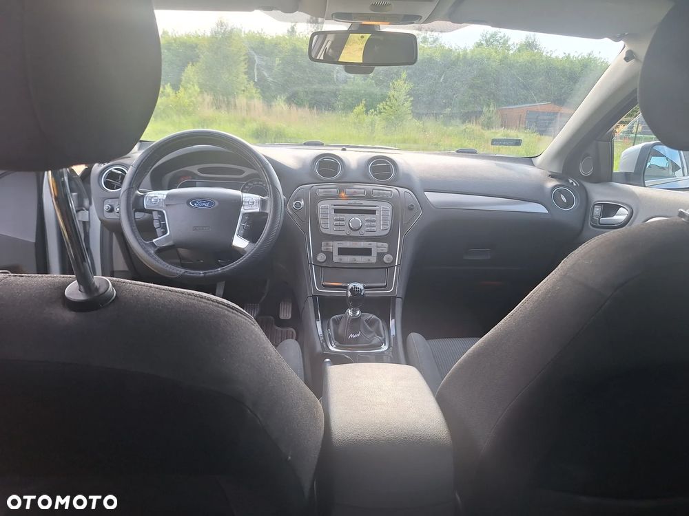 Ford Mondeo 2.0 TDCi Titanium - 24