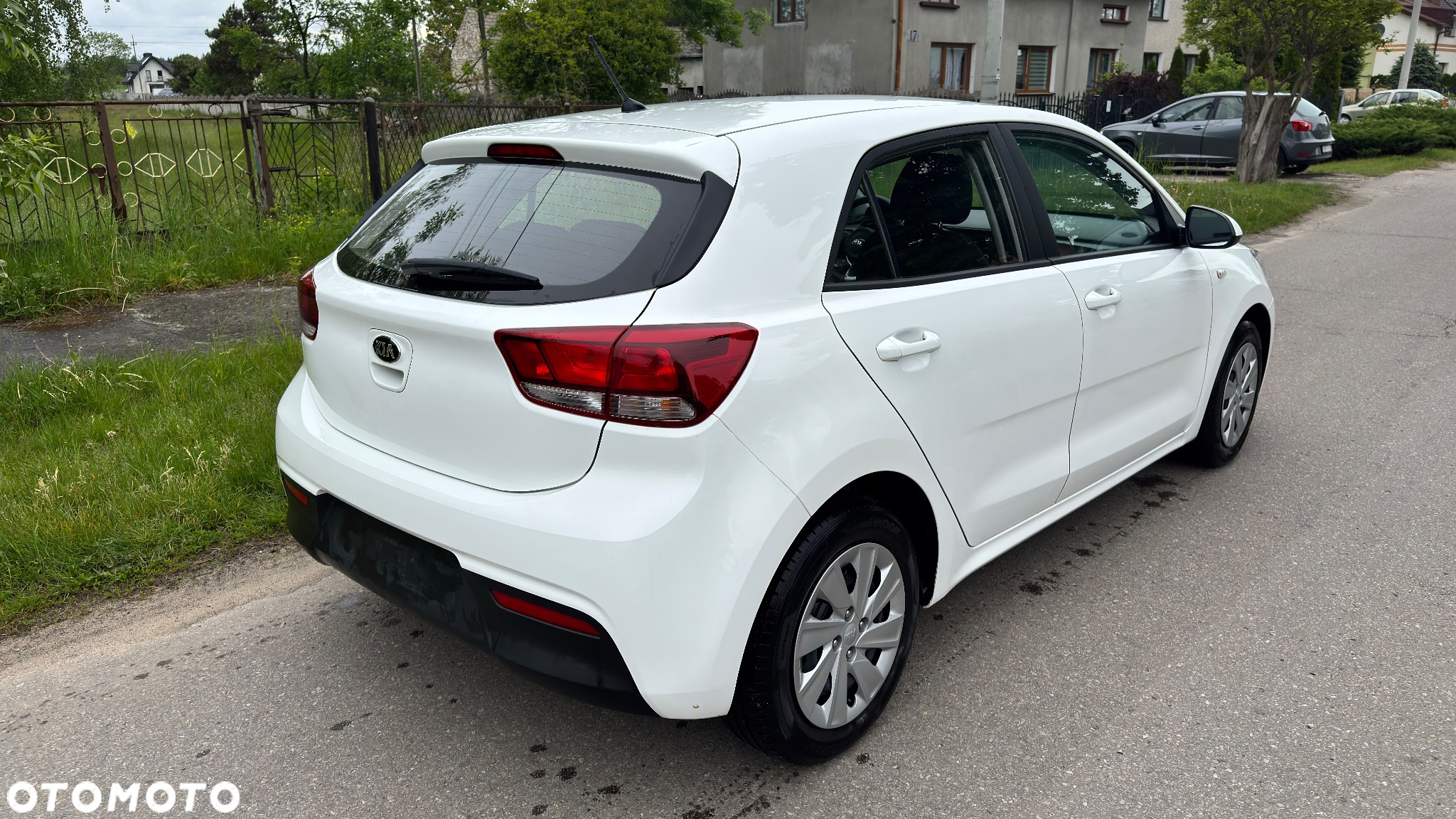 Kia Rio 1.2 Attract - 4