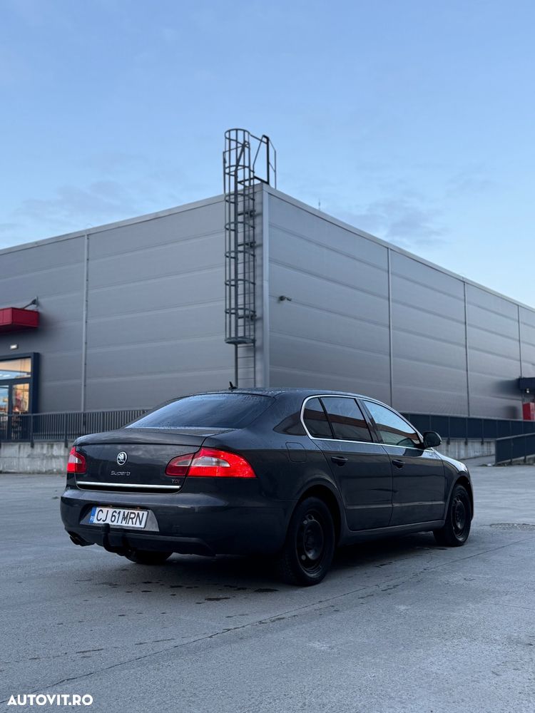 Skoda Superb 2.0 TDI Ambition - 4