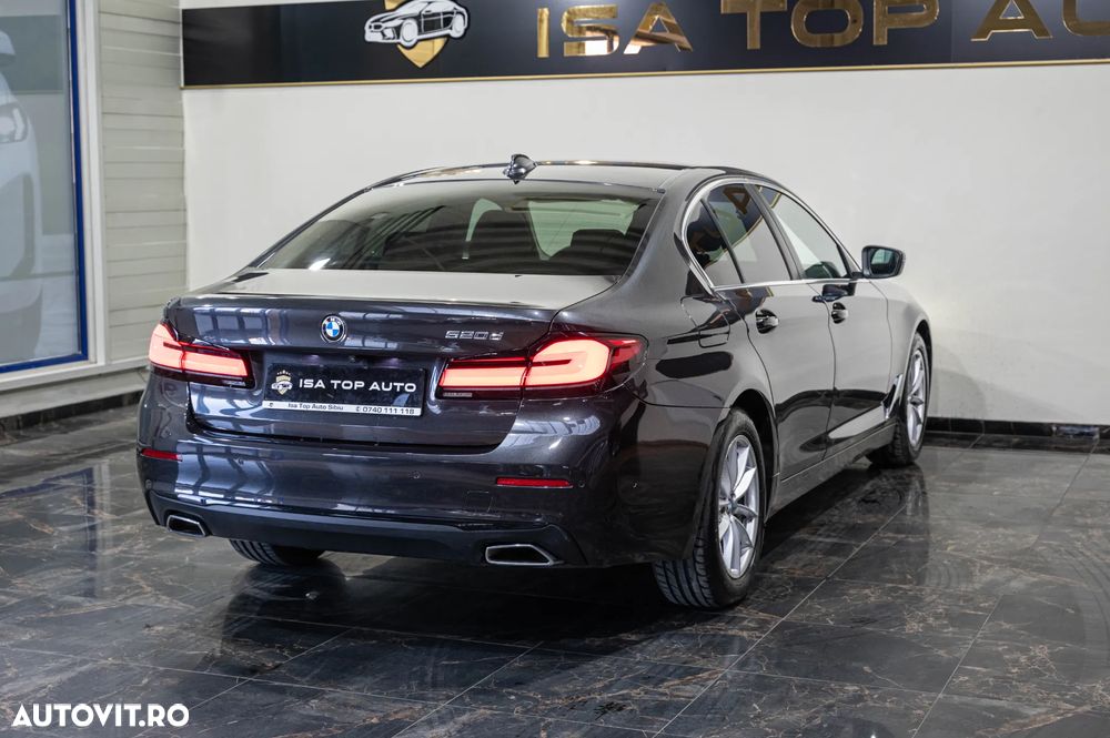 BMW Seria 5 520d Aut. Luxury Line - 4