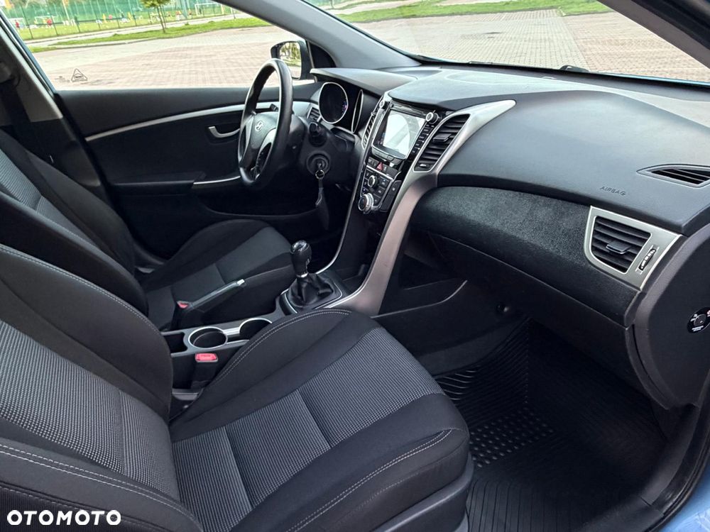 Hyundai i30 i30cw 1.4 Trend - 35