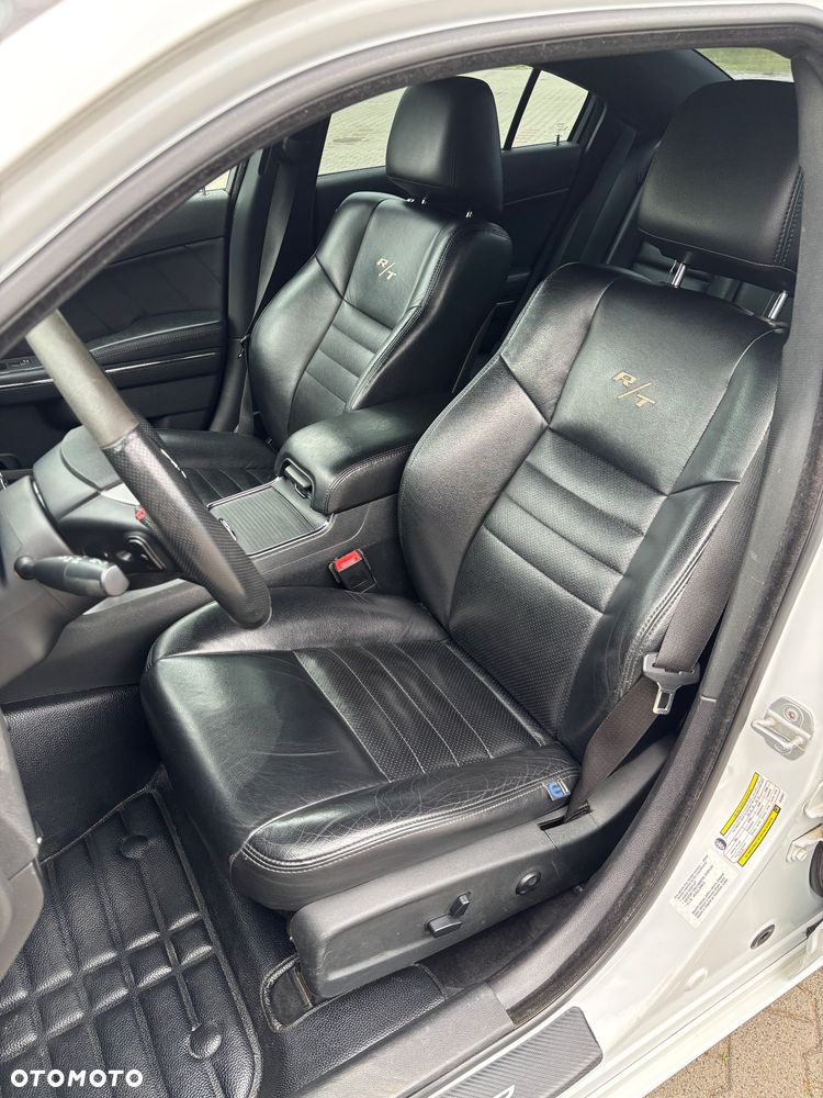 Dodge Charger 5.7 V8 RT - 17