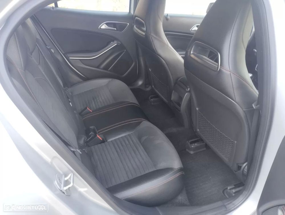 Mercedes-Benz GLA 180 CDi AMG Line - 16