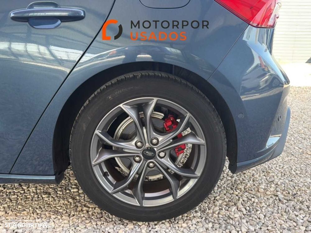 Ford Focus 1.0 EcoBoost MHEV ST-Line - 11