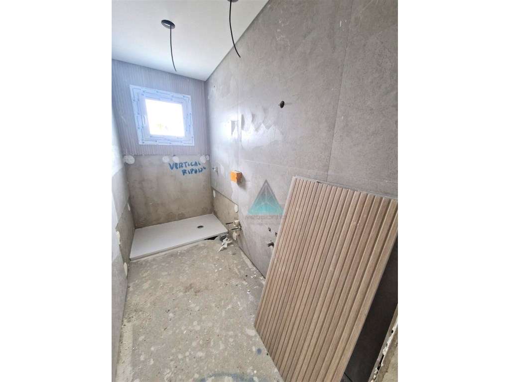 Moradia Isolada * * 5 Assoalhadas * * * Piscina - Grande imagem: 3/9