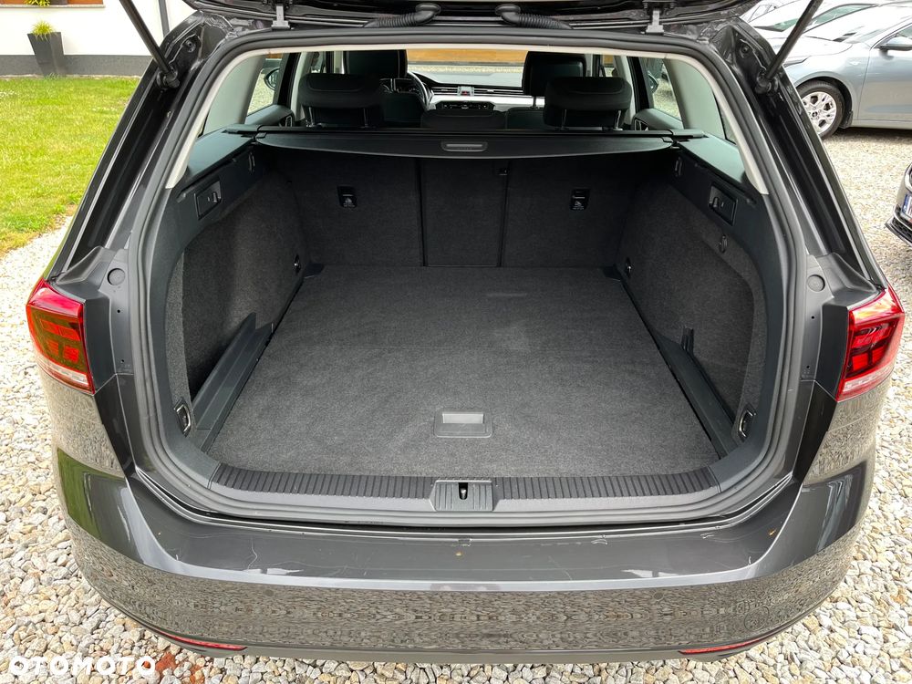 Volkswagen Passat Variant 2.0 TDI EVO Business - 17
