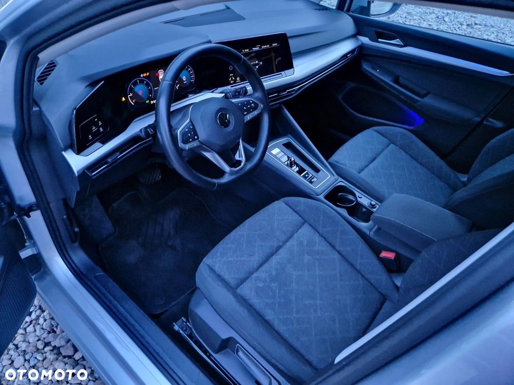 Volkswagen Golf - 10