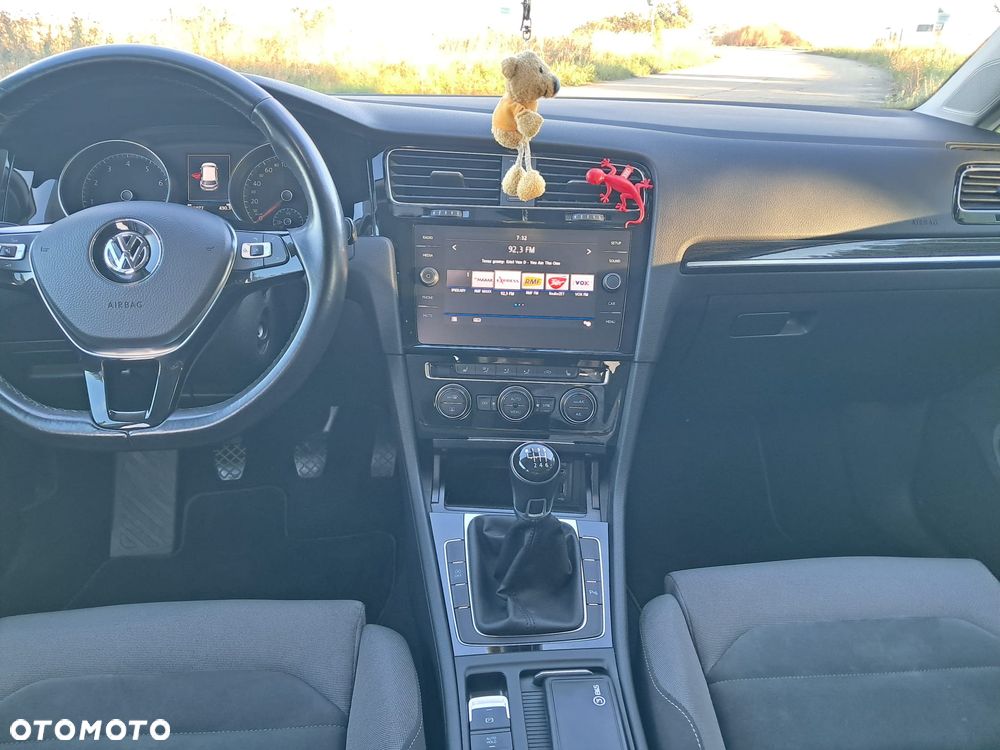 Volkswagen Golf - 21