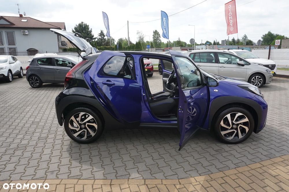 Toyota Aygo X x-shift x-play Team Deutschland - 18