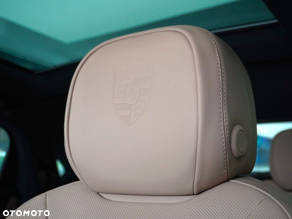 Porsche Cayenne E-Hybrid PHEV Black Edition - 24