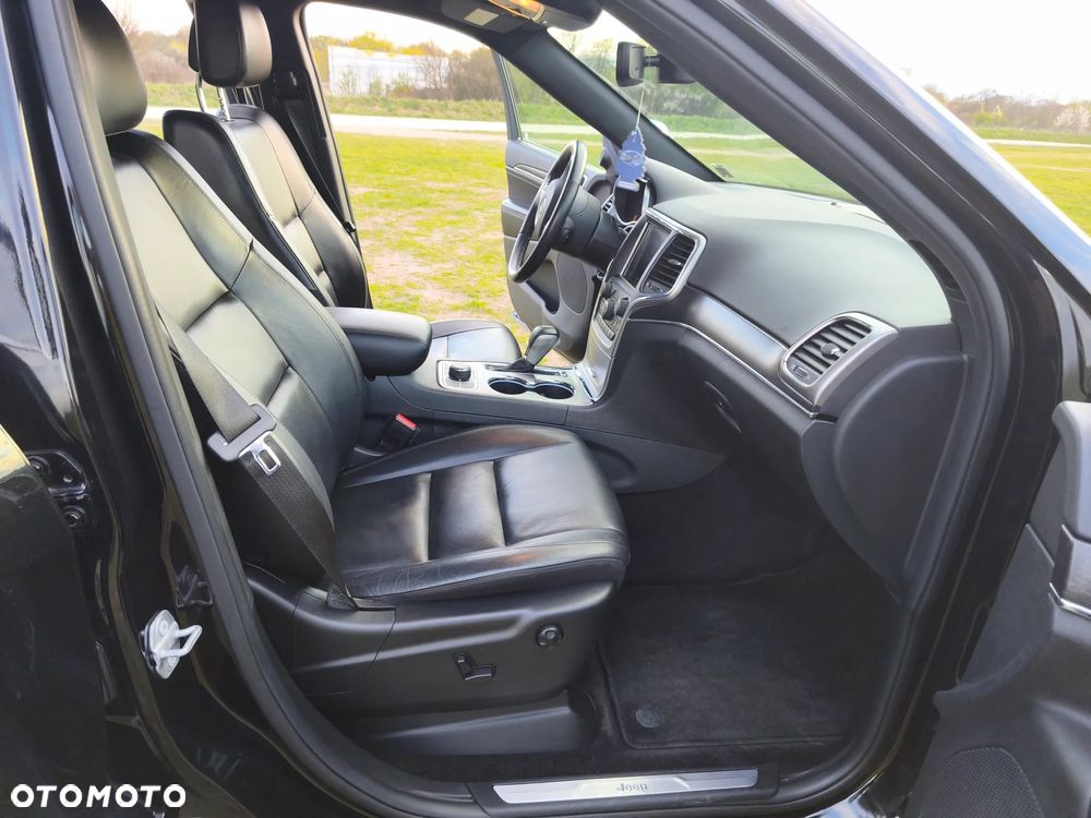 Jeep Grand Cherokee - 15