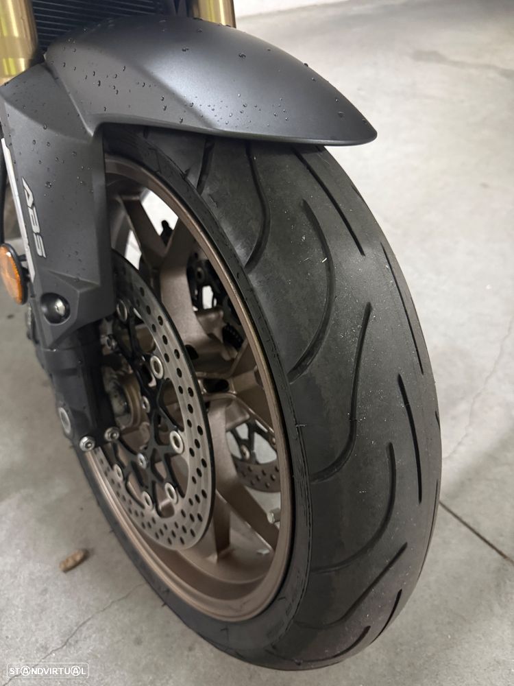 Honda CB 650 r - 14