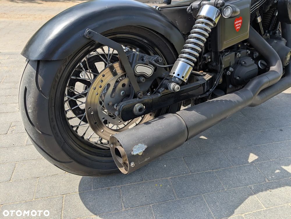 Harley-Davidson Dyna Street Bob - 8
