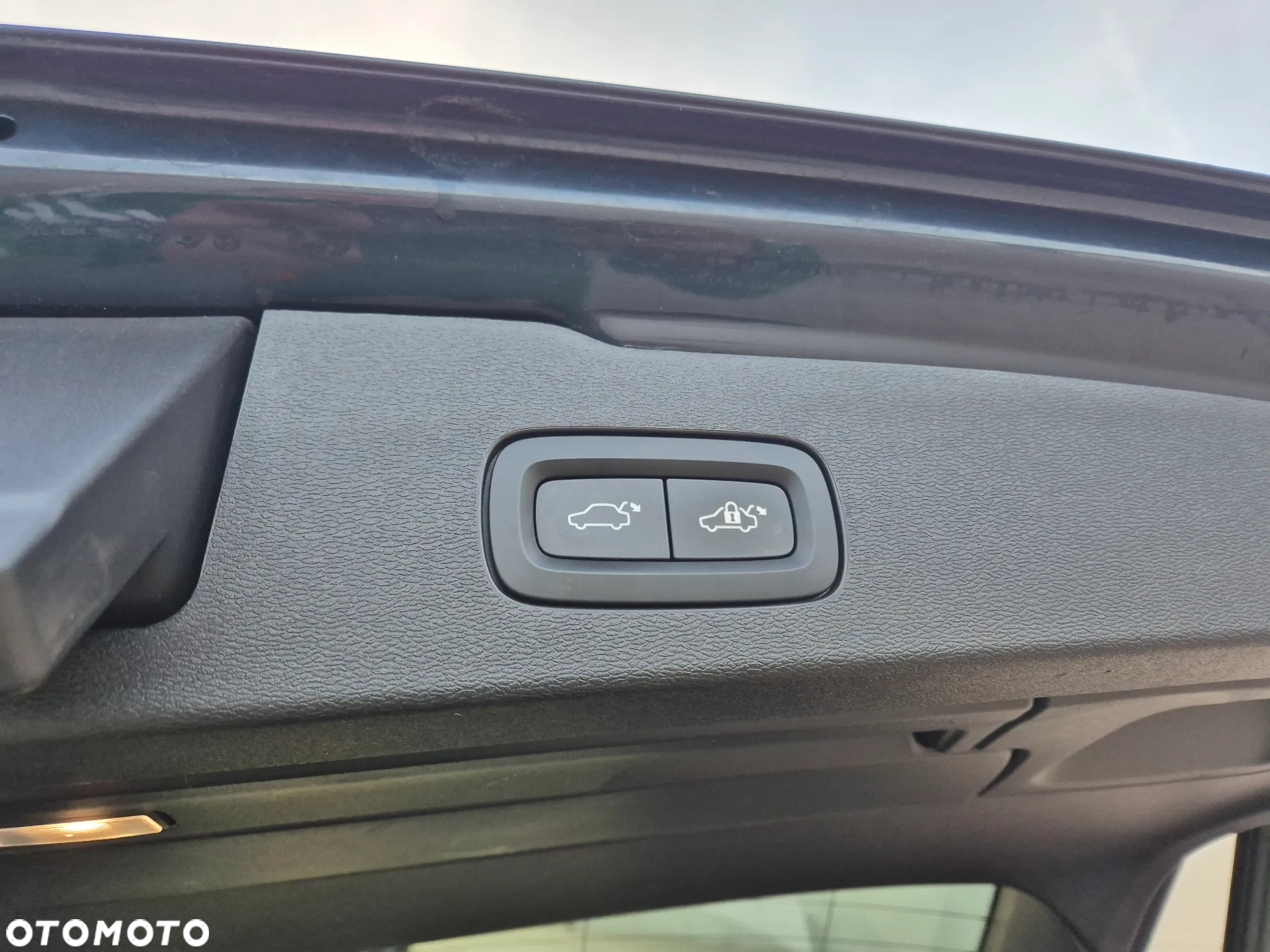 Volvo V60 T4 Momentum Pro - 17