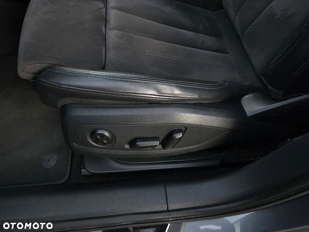 Audi A4 Avant 2.0 TDI ultra S tronic design - 32