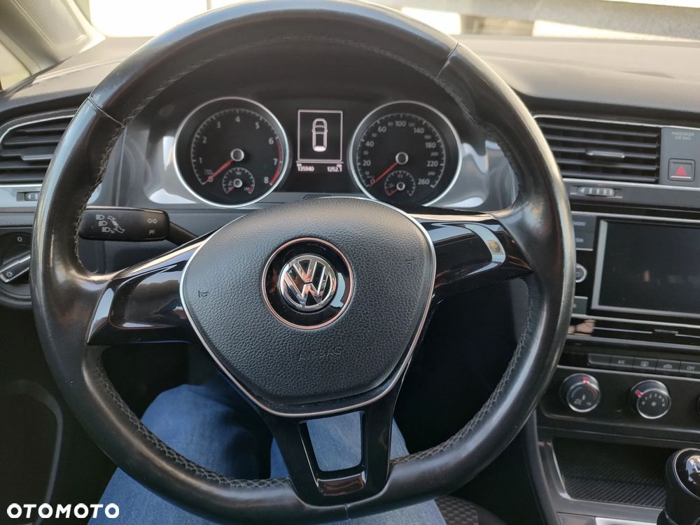 Volkswagen Golf - 22