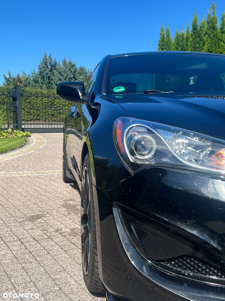 Hyundai Genesis Coupe - 2