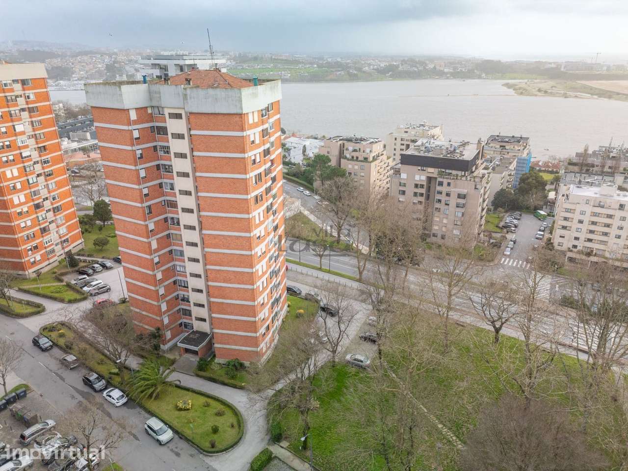 Apartamento T3 c/ vistas deslumbrantes de rio e mar - Grande imagem: 3/14