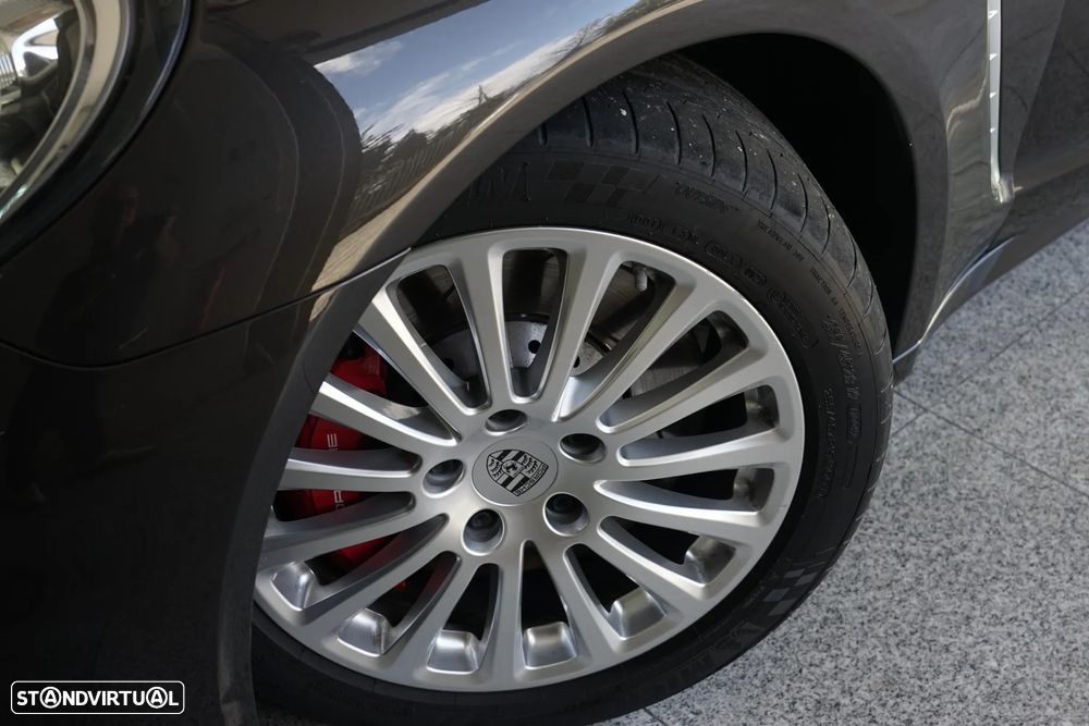 Porsche Panamera Turbo PDK - 37