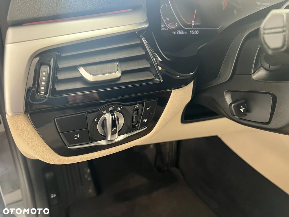 BMW Seria 5 520d mHEV - 21