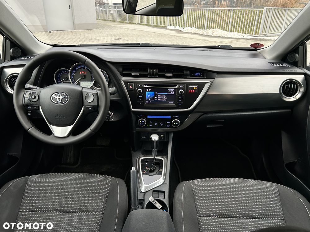 Toyota Auris - 10