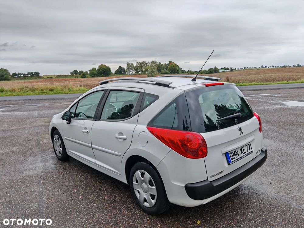 Peugeot 207 - 13