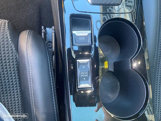 Peugeot e-208 GT+ - 27