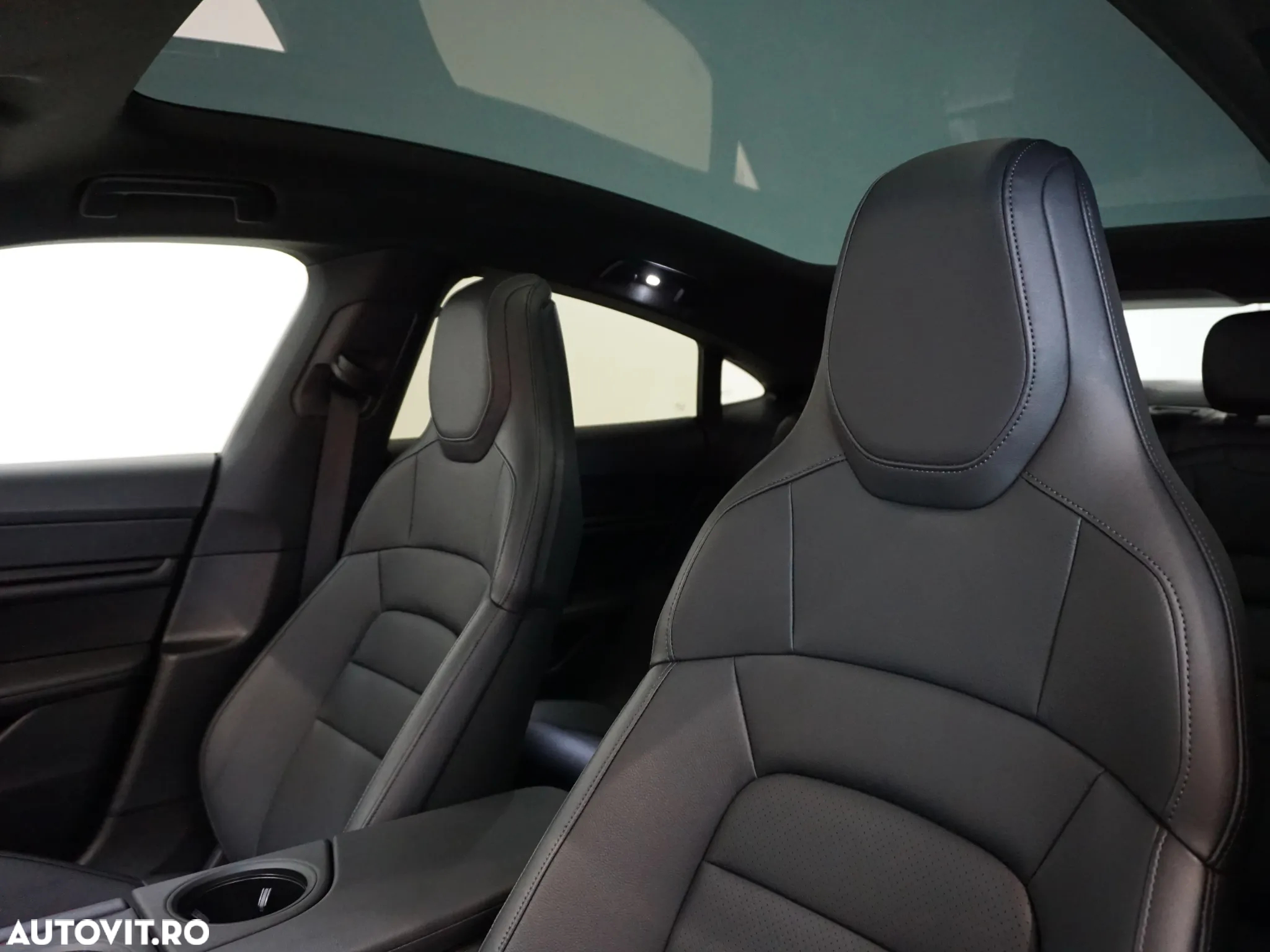 Porsche Taycan - 14