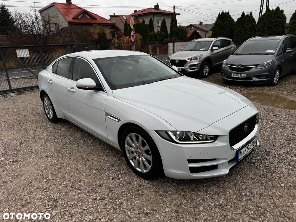 Jaguar XE 2.0 T Prestige - 17