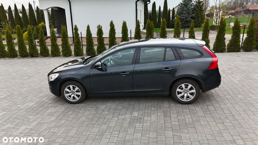 Volvo V60 D3 Momentum - 12