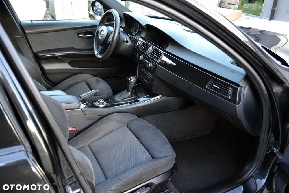 BMW Seria 3 320d DPF Edition Sport - 9