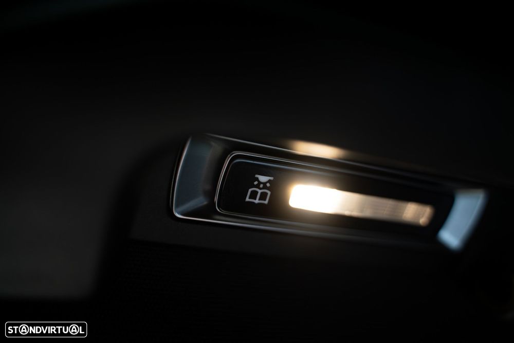Mercedes-Benz C 300 e AMG Line - 39