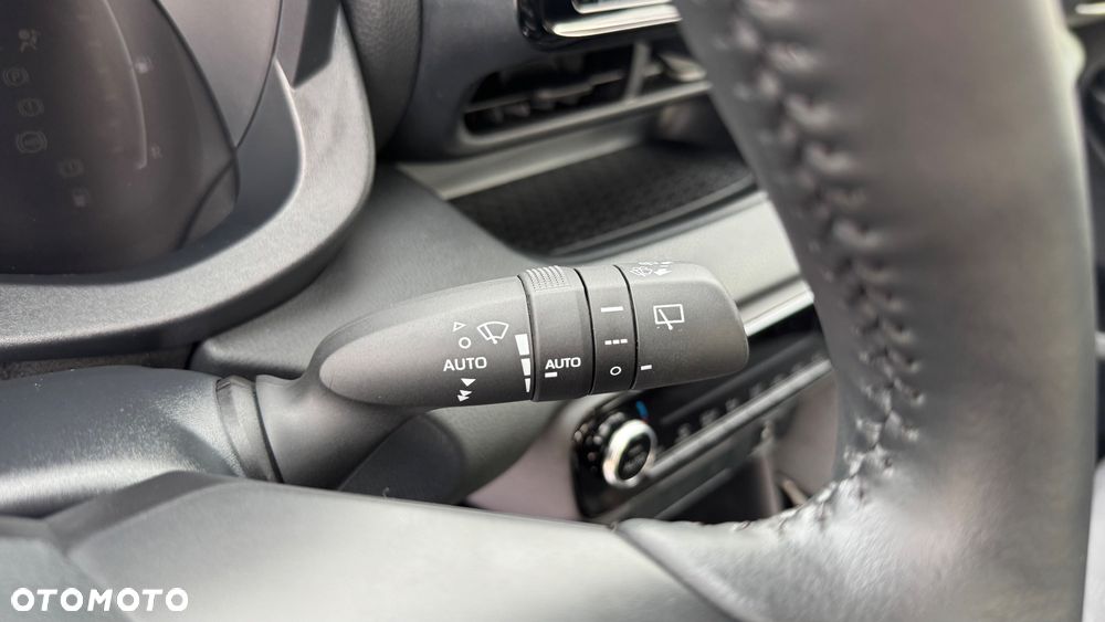 Toyota Yaris Hybrid 1.5 Style - 28