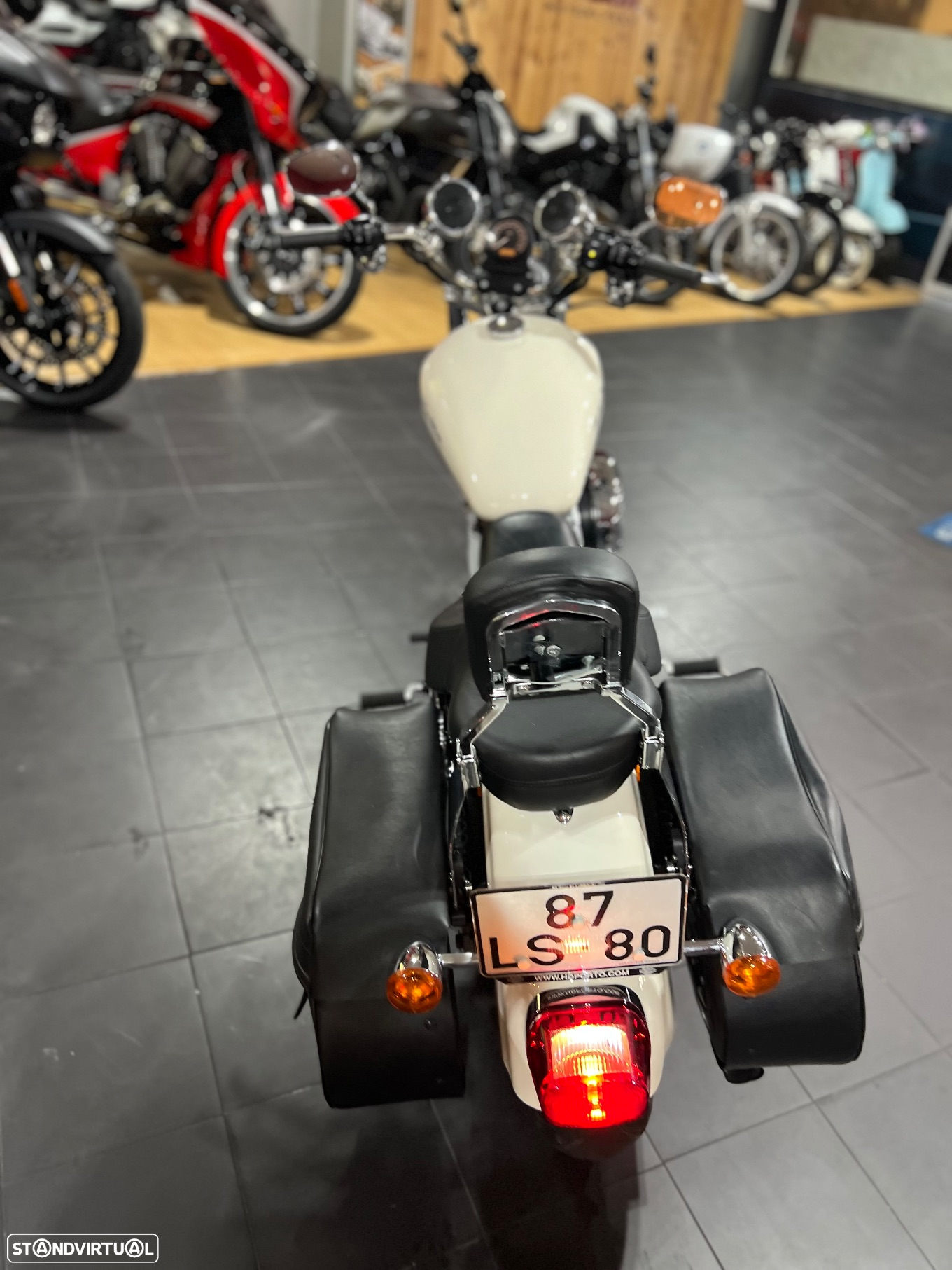 Harley-Davidson 883 - 11