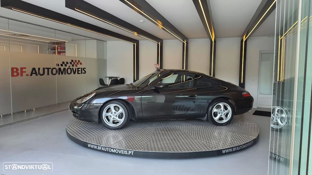 Porsche 911 (996) Carrera - 14