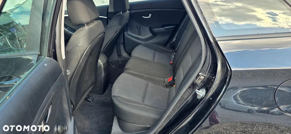 Hyundai i30 i30cw 1.4 Trend - 18
