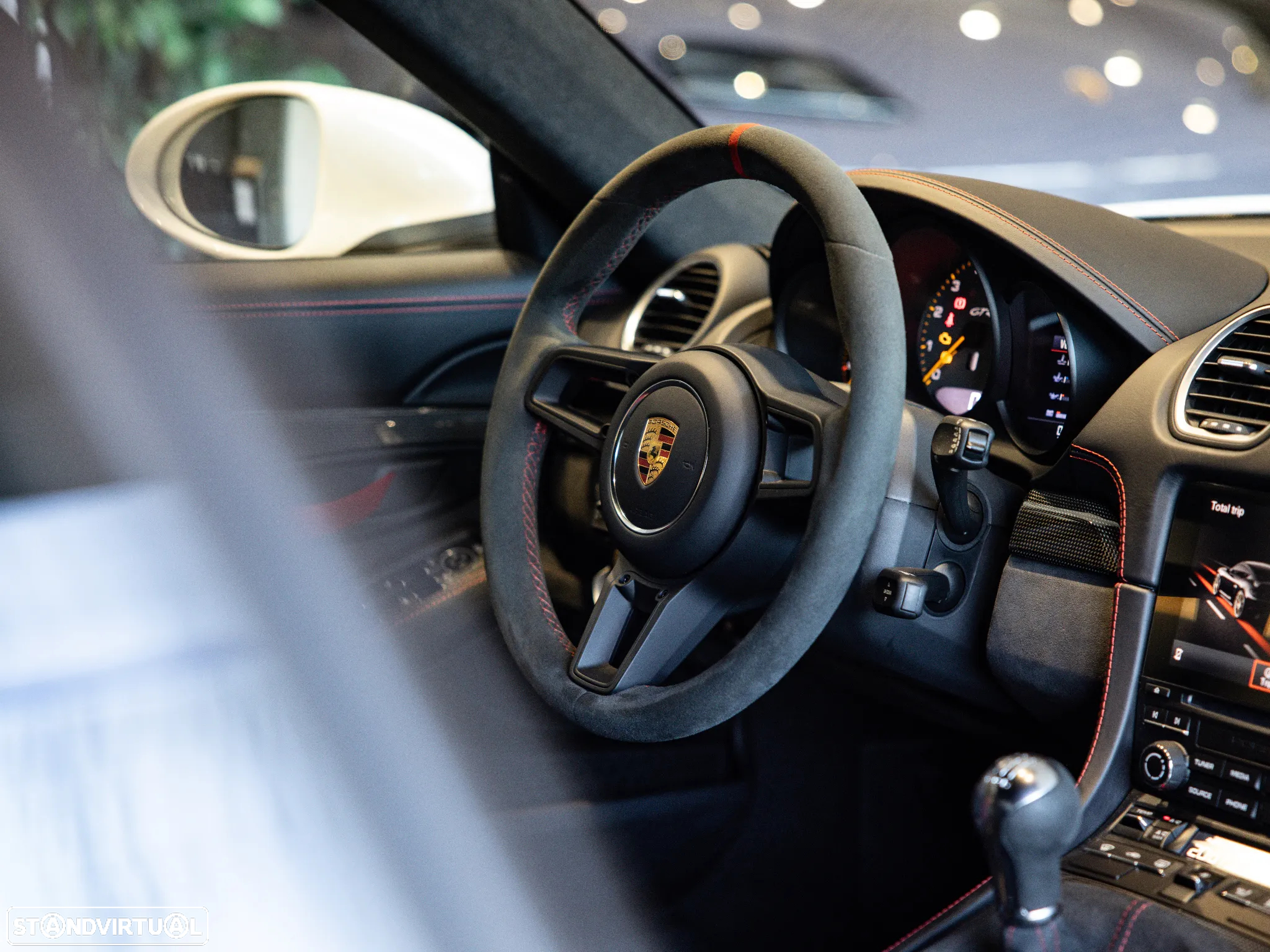 Porsche 718 Cayman GT4 - 47