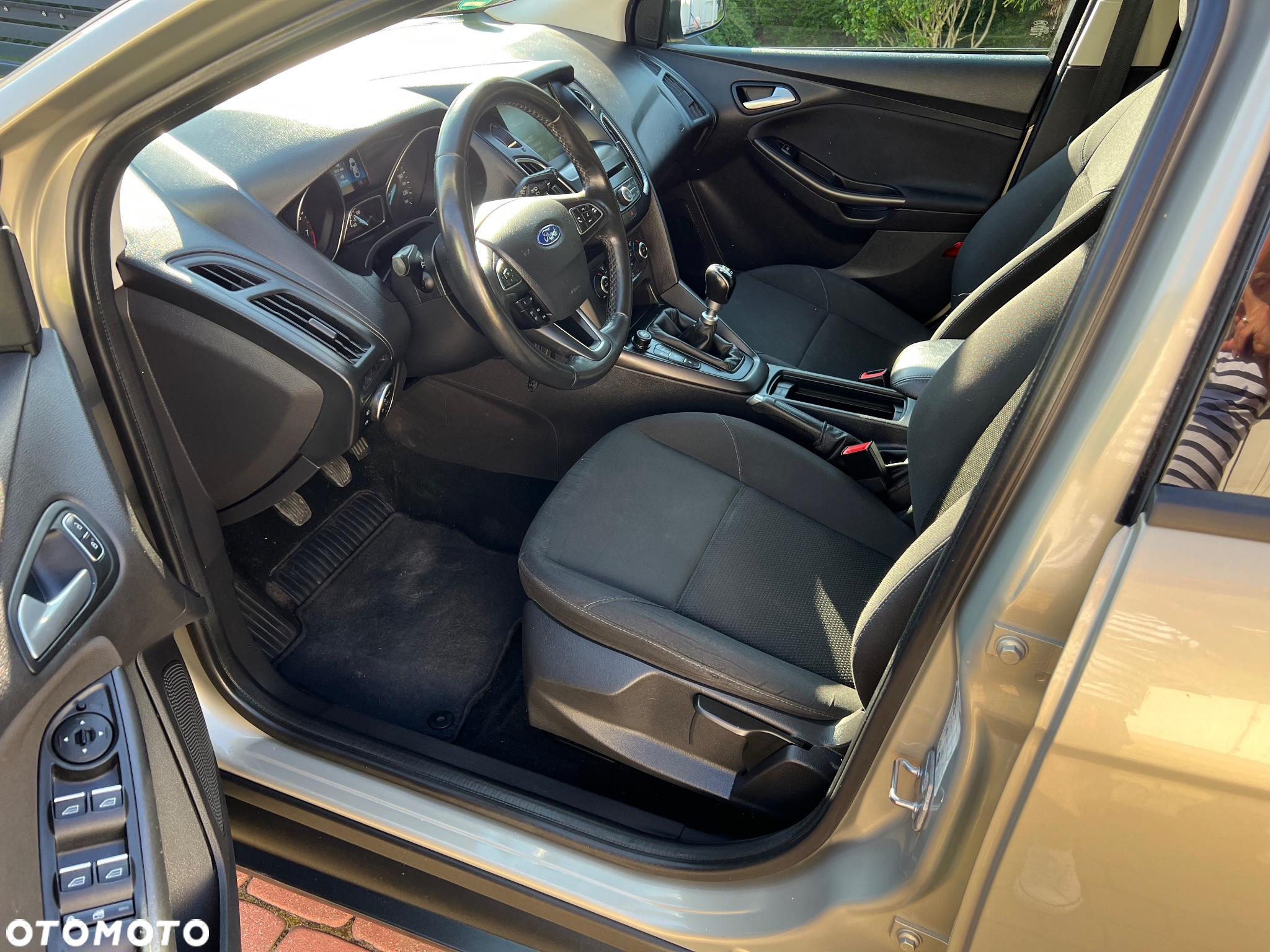Ford Focus Turnier 1.0 EcoBoost Start-Stopp-System TITANIUM X - 5