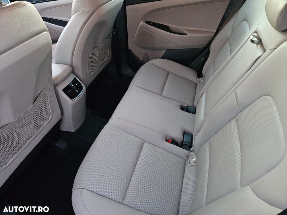 Hyundai Tucson 2.0 CRDI 4WD Automatik Premium - 14