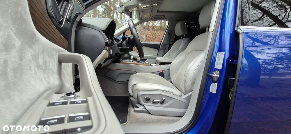 Audi Q7 - 11