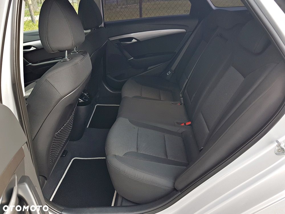 Hyundai i40 i40cw 1.7 CRDi Fifa World Cup Edition - 27