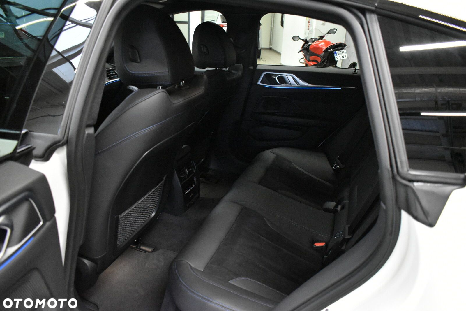 BMW i4 - 20