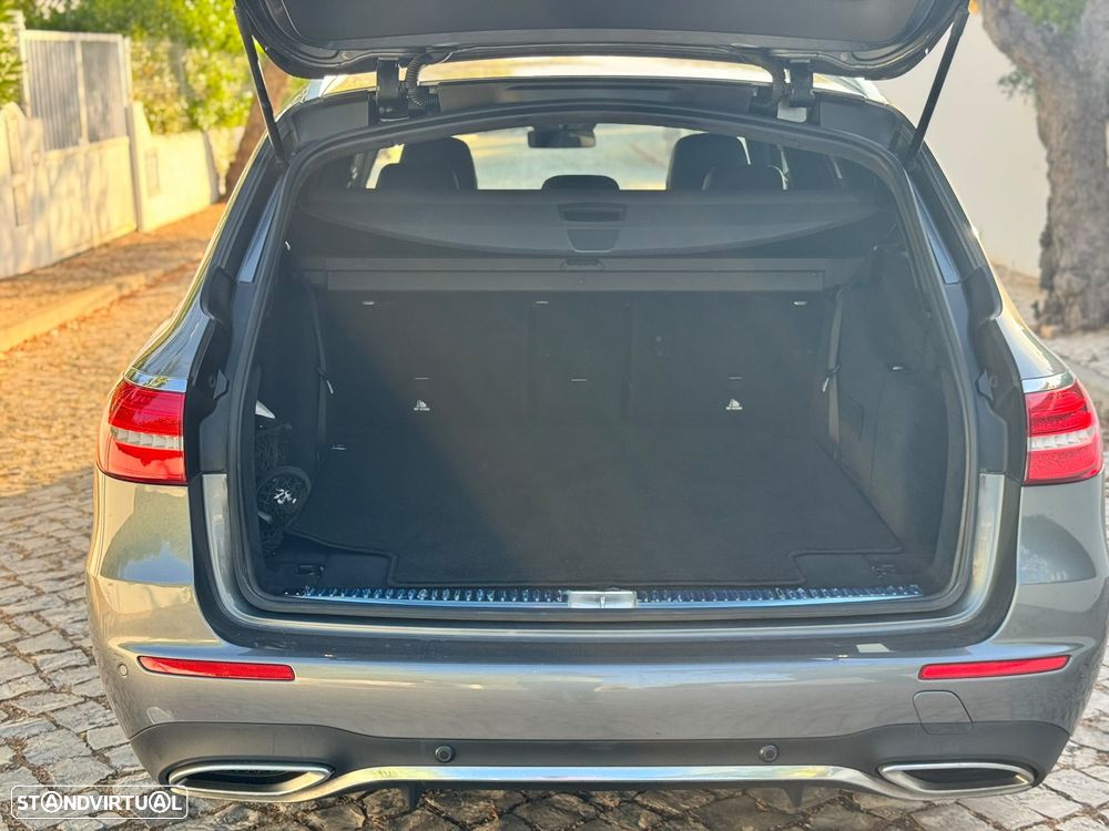 Mercedes-Benz E 220 d AMG 7L - 7